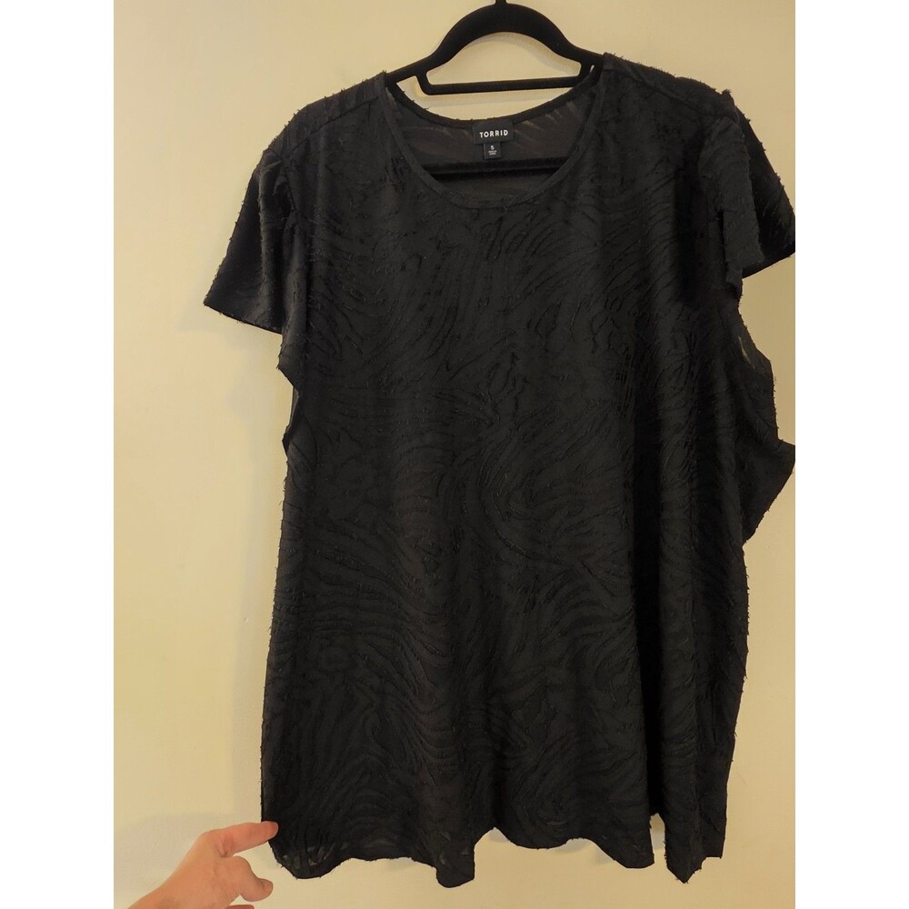 Torrid Size 5(28) Black‎ Lined Embroidered Flutter Sleeve Top Dark Academia